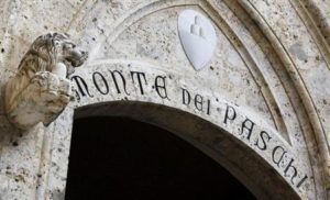 The main entrance to Monte Dei Paschi bank headquarters is pictured in Siena January 25, 2013. REUTERS/Stefano Rellandini