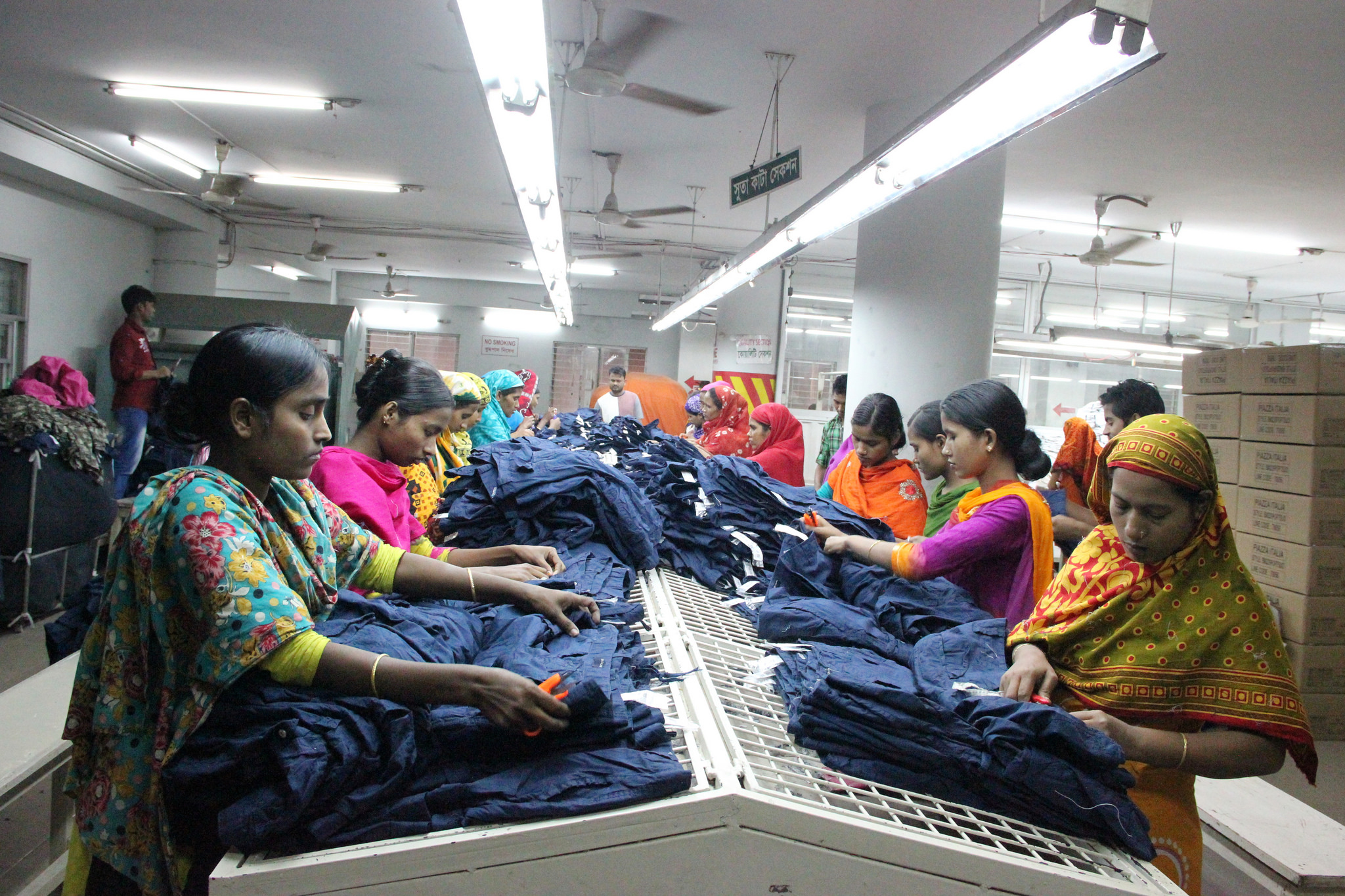 Bangladesh’s apparel export to US drop marginally in 2016