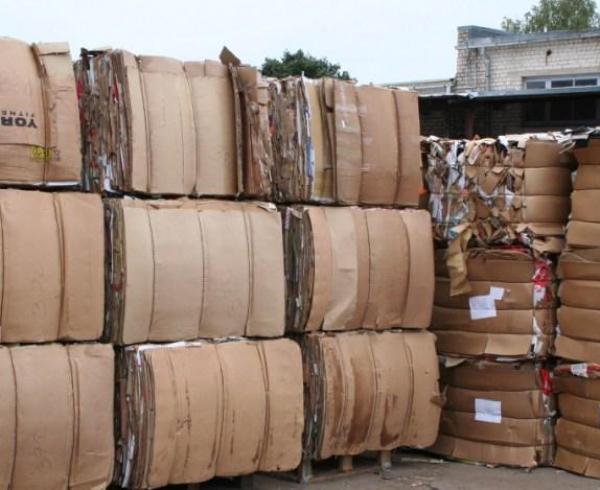 Japan's exports of used cardboard snag record price