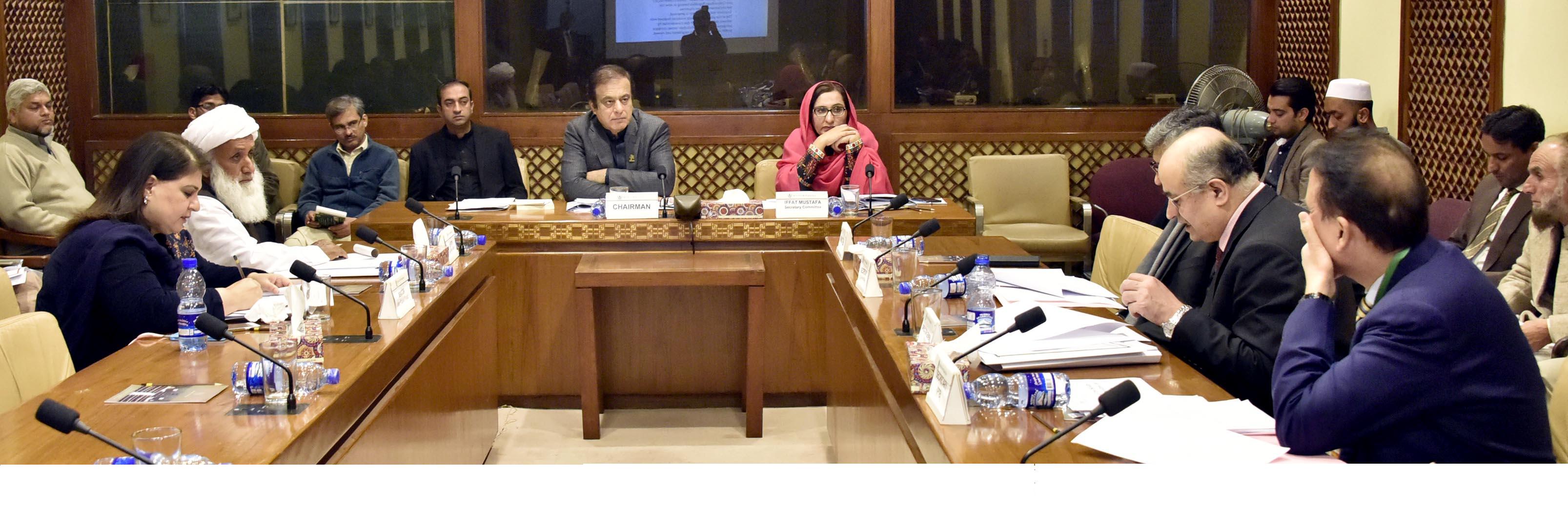 SENATOR SYED SHIBLI FARAZ, CHAIRMAN SENATE STANDING COMMITTEE ON COMMERCE AND TEXTILE INDUSTRY PRESIDING OVER A MEETING OF THE COMMITTEE AT PARLIAMENT HOUSE ISLAMABAD ON JANUARY 16, 2018.