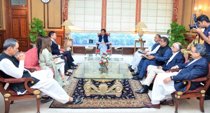 ISLAMABAD: A delegation of China Power Hub Generation Company (CPHGC) led by Chief Executive Officer  Zhao Yonggang calls on Prime Minister Imran Khan at PM Office. INP PHOTO