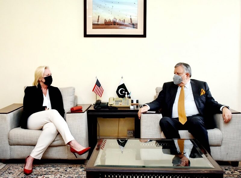 HER EXCELLENCY MS. ANGELA P. AGGELER, CHARGE D AFFAIRES OF THE UNITED STATES TO PAKISTAN CALLS ON THE FEDERAL MINISTER FOR FINANCE AND REVENUE, MR. SHAUKAT TARIN, AT THE FINANCE DIVISION, ISLAMABAD ON MAY 05, 2021.