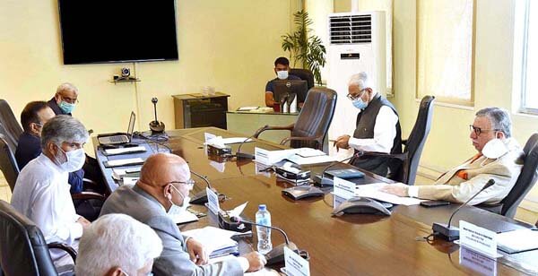APP86-090821
ISLAMABAD: August 09  Federal Minister for Finance and Revenue, Mr. Shaukat Tarin chairing the meeting of the National Price Monitoring Committee (NPMC) to review the price trend of Essential Commodities. APP