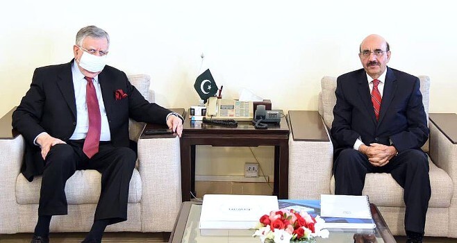 APP85-091221
ISLAMABAD: December 09 - Adviser to the Prime Minister on Finance and Revenue Shaukat Tarin in a meeting with Masood Khan, Pakistan’s Ambassador-designate to the United States of America at the Finance Division. APP