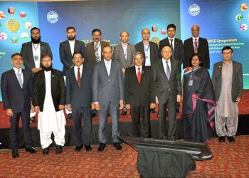 APP32-030523
ISLAMABAD: May 03 - Governor State Bank of Pakistan Jameel Ahmad in a group photo during the SAARC Finance Symposium on Climate Change and Green Financing Initiatives & Outlook in South Asia. APP/SMR/MAF/TZD/MOS