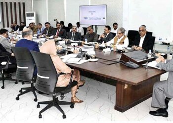 APP54-300523
ISLAMABAD: May 30 – Federal Minister for Finance and Revenue Senator Mohammad Ishaq Dar held a meeting with delegations from Lahore and Faisalabad Chambers of Commerce on Budget 2023-24 proposals at FBR Headquarters. APP/TZD