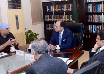 Islamabad: April 23, 2024: Federal Minister for Finance & Revenue, Mr. Muhammad Aurangzeb held a meeting with Mr. Naeem Mir, Chairman of the Supreme Council of All Pakistan Anjuman-e-Tajran.