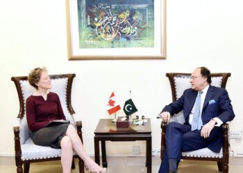 APP59-220524
ISLAMABAD: May 22 - Federal Minister for Finance & Revenue, Senator Muhammad Aurangzeb calls on by Canadian High Commissioner to Pakistan, Leslie Scanlon. APP/IQJ/TZD/ABB