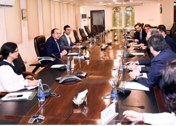 APP71-220524
ISLAMABAD: May 22 – A delegation of representatives from Aerated Beverage Industry led by President of Lotte Akhtar Beverages, Ghazi Akhtar, calls on Federal Minister for Finance and Revenue, Senator Muhammad Aurangzeb at Finance Division. Turkish Ambassador to Pakistan, Dr. Mehmet Pacaci also joined the meeting. APP/ABB