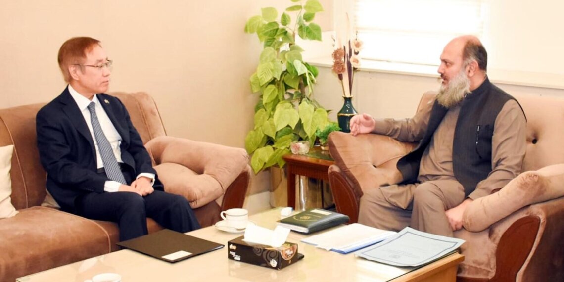 Islamabad: May 24, 2024: In a significant step towards enhancing economic relations, the Republic of Koreas Ambassador to Pakistan, H.E. Park Kijun, calls on the Pakistans Federal Minister for Commerce, Jam Kamal Khan, to discuss and strategize on boosting bilateral trade and investment.