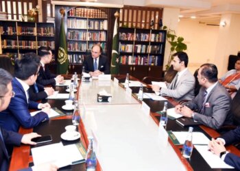 Federal Minister for Finance and Revenue, Senator Muhammad Aurangzeb in a meeting with Huawei Pakistan's Chief Executive Officer Mr. Sun Xiaofei along with his senior management team in Islamabad on 23rd May, 2024.