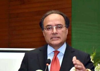 APP10-290324
KARACHI: March 29 - Federal Minister for Finance & Revenue, Muhammad Aurangzeb stresses the significance of a robust financial market at the Gong Ceremony, Pakistan Stock Exchange. Emphasizing its role in driving economic growth and attracting investments. APP/MAF/TZD/ABB