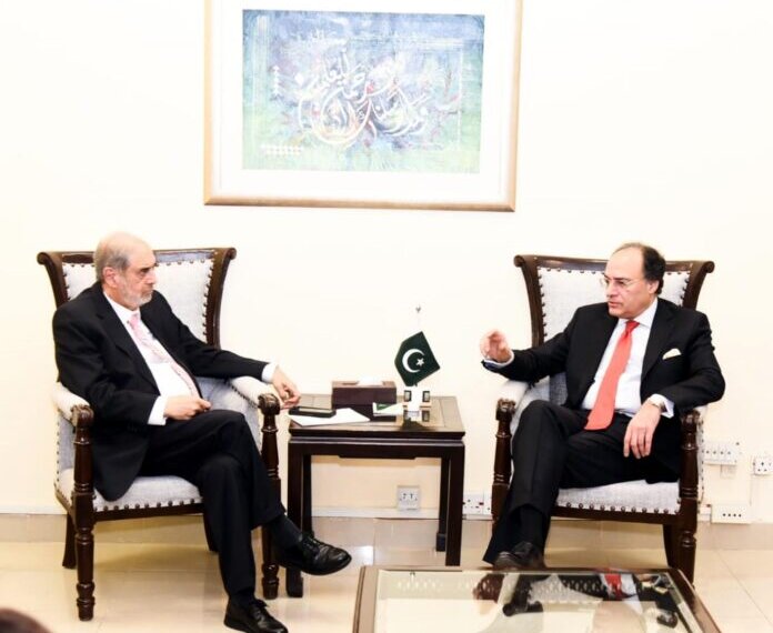 Federal Minister for Finance & Revenue Senator Muhammad Aurangzeb in a meeting with the Chairman Nestle Pakistan and Ex-President Farmers Association of Pakistan in Islamabad on 9th July, 2024.