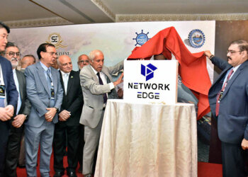 APP21-190824
KARACHI: August 19 - Federal Minister for Maritime Affairs Qaiser Ahmed Sheikh unveiling the plaque during the one-day conference titled 'COLMAB 24' on Logistics, Maritime Affairs and Blue Economy. APP/AMH/MAF/TZD