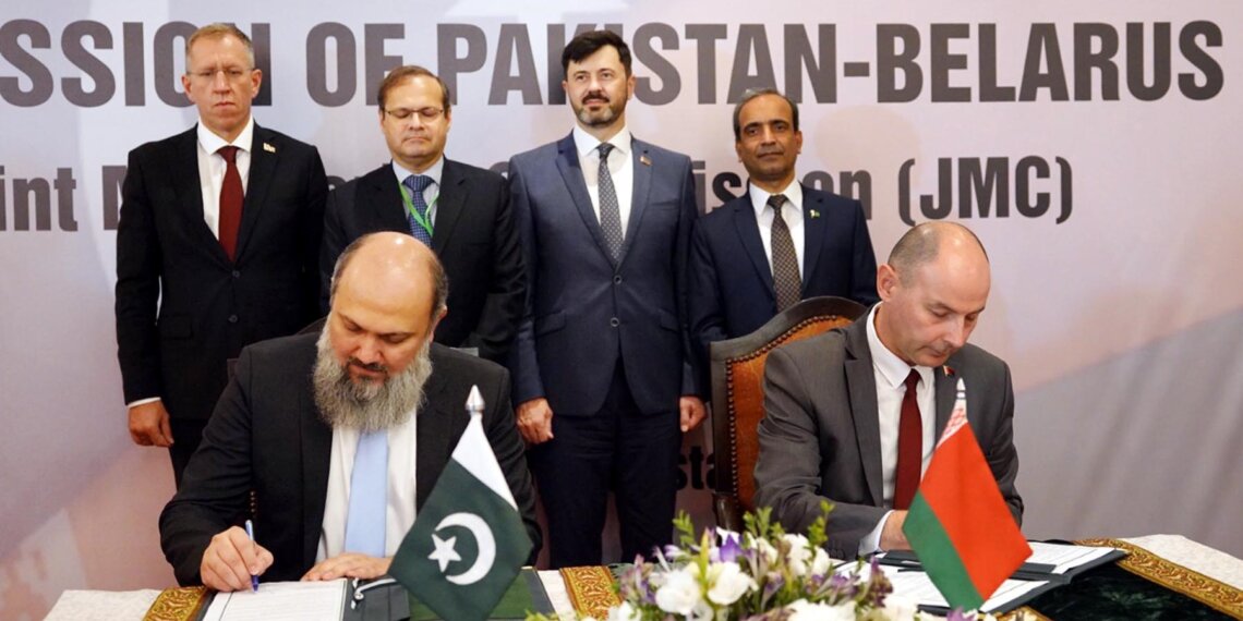 Islamabad: September 24, 2024: Federal Minister for Commerce Jam Kamal Khan and Belarusian Minister of Energy Aleksei Kushnarenko co-chair the 7th Joint Ministerial Commission, signing the Protocol and MoUs between the both countries.