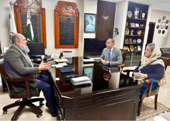 APP46-010125
ISLAMABAD: January 01 - Federal Minister for Commerce, Jam Kamal Khan meets RCCI delegation led by President Usman Shaukat to discuss key trade and industry issues. APP/ABB