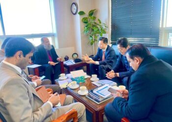 Seoul, South Korea, January 10, 2025: Federal Minister for Commerce Jam Kamal Khan meets UM Sung-Yong, Executive Director of the EDC Operation Group at Korea Eximbank, to discuss ongoing development projects and future collaboration.