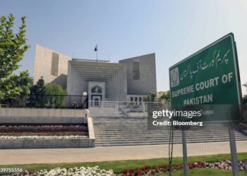 The Supreme Court of Pakistan building in Islamabad, Pakistan, on Tuesday, April 5, 2022. To avoid losing a no-confidence vote in parliament, Pakistan leader Imran Khan instead triggered an unprecedented political crisis. Now the question is whether voters will reward him at the next election. Photographer: Asad Zaidi/Bloomberg via Getty Images